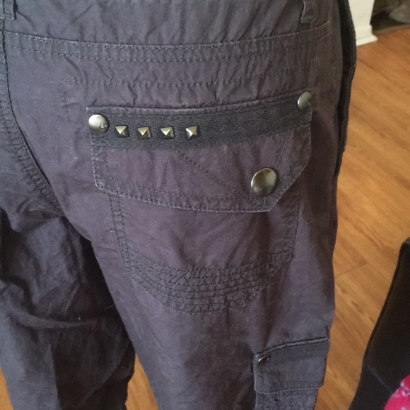 Helix men’s grey cargo shorts with stud embellish - Picture 6 of 14